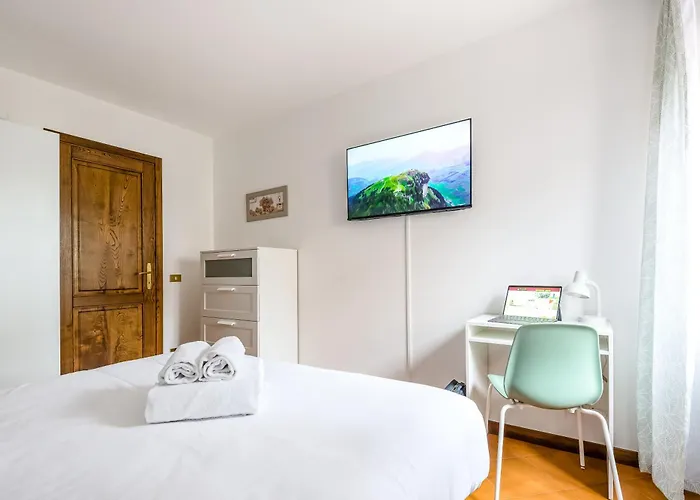 Hostly-il Viale-garden House Between Pisa E