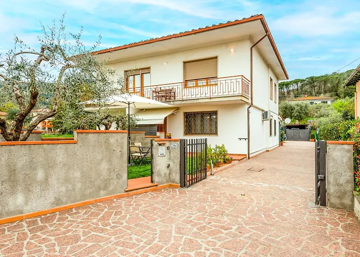 Apartament Hostly-il Viale-garden House Between Pisa E Lukka