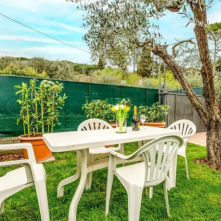 Apartamento Hostly-il Viale-garden House Between Pisa E Lucca