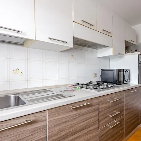 Hostly-il Viale-garden House Between Pisa E Apartamento Lucca